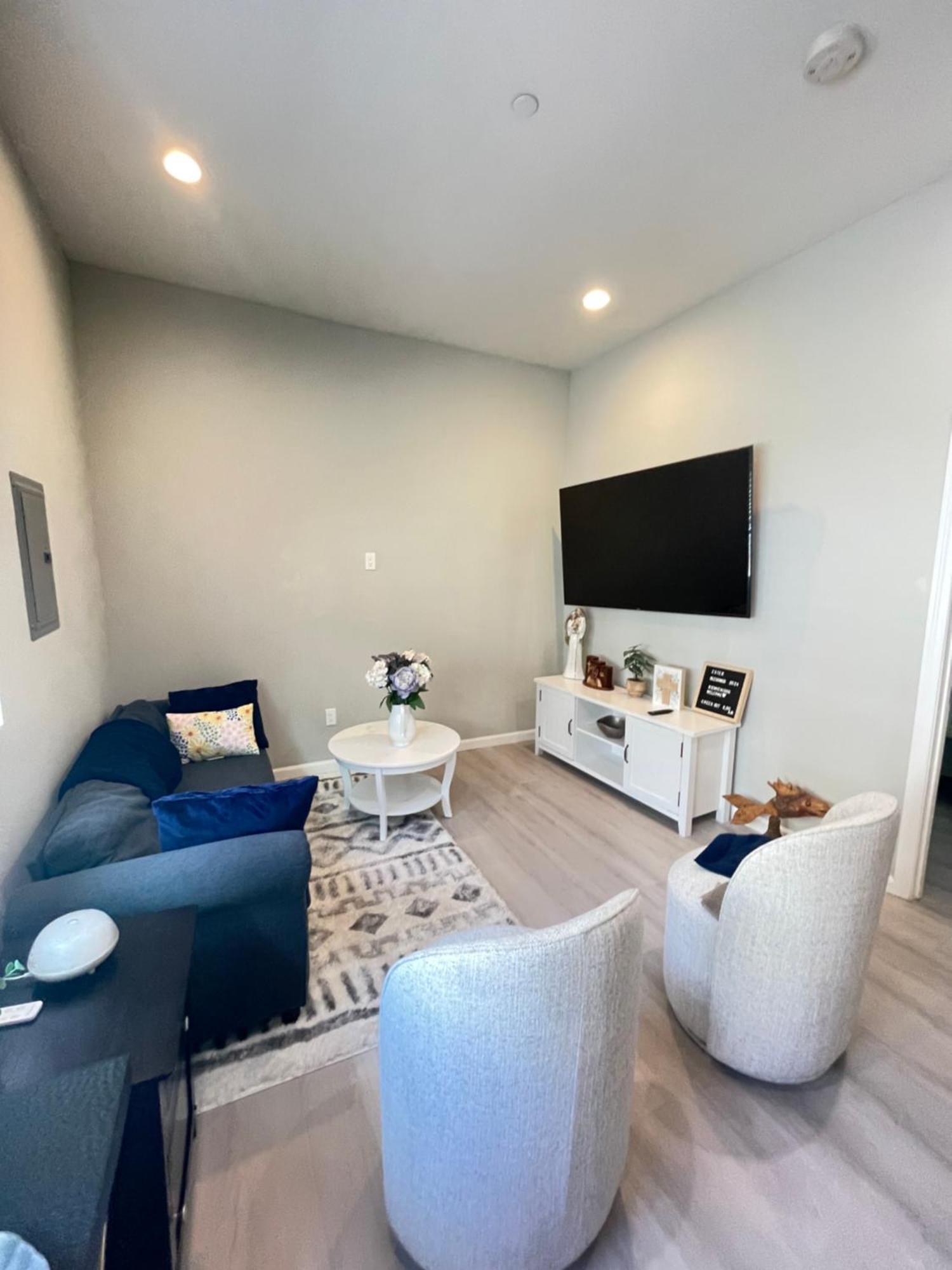 Van Nuys Luxury, Near To Universal Studios, And Hollywood ลอสแอนเจลิส ภายนอก รูปภาพ